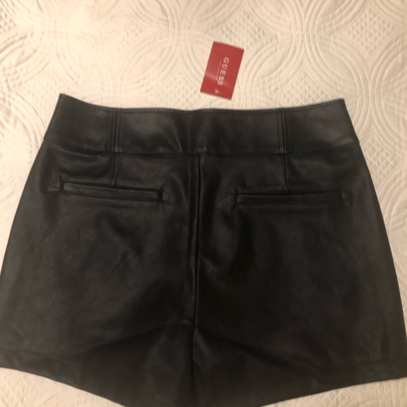 Guess faux leather shorts size M (NWT) - Picture 3 of 4